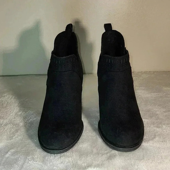 Daisy Fuentes heeled booties NWOB - Picture 5 of 7